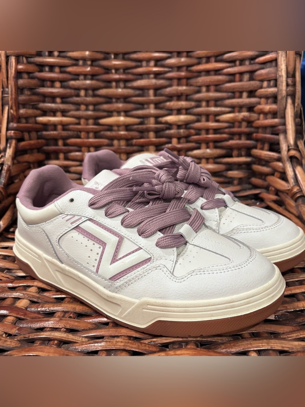 Vans Upland Vintage Leather Unisex White &Purple Lace-Up Sneakers W 10.5/M 9